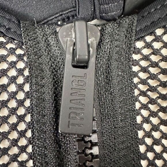 Triangl Neoprene Bikini TOP size Medium Black - Picture 4 of 7